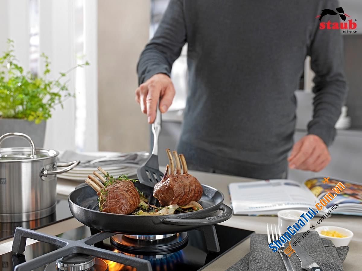 CHẢO GANG NƯỚNG STAUB 22CM - Nướng mềm và ngon ngọt hoàn hảo của bít tết, phi lê gà - Màu xám