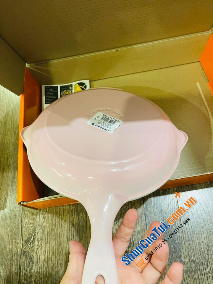 Chảo gang Le creuset 23cm Shell Pink màu hồng