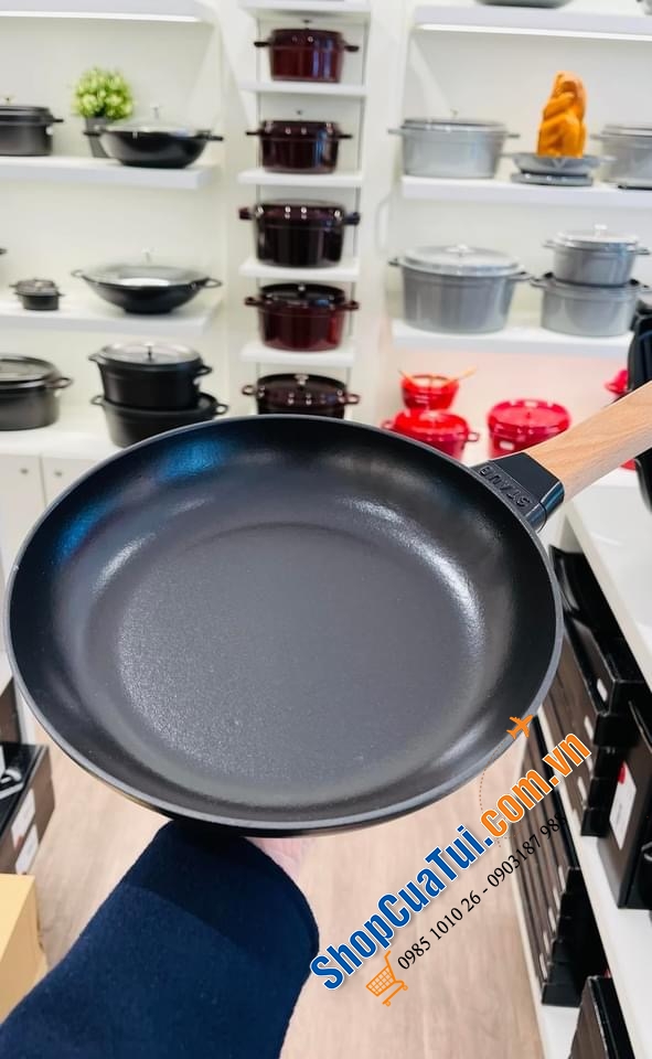 CHẢO STAUB CÁN GỖ - MADE IN FRANCE.