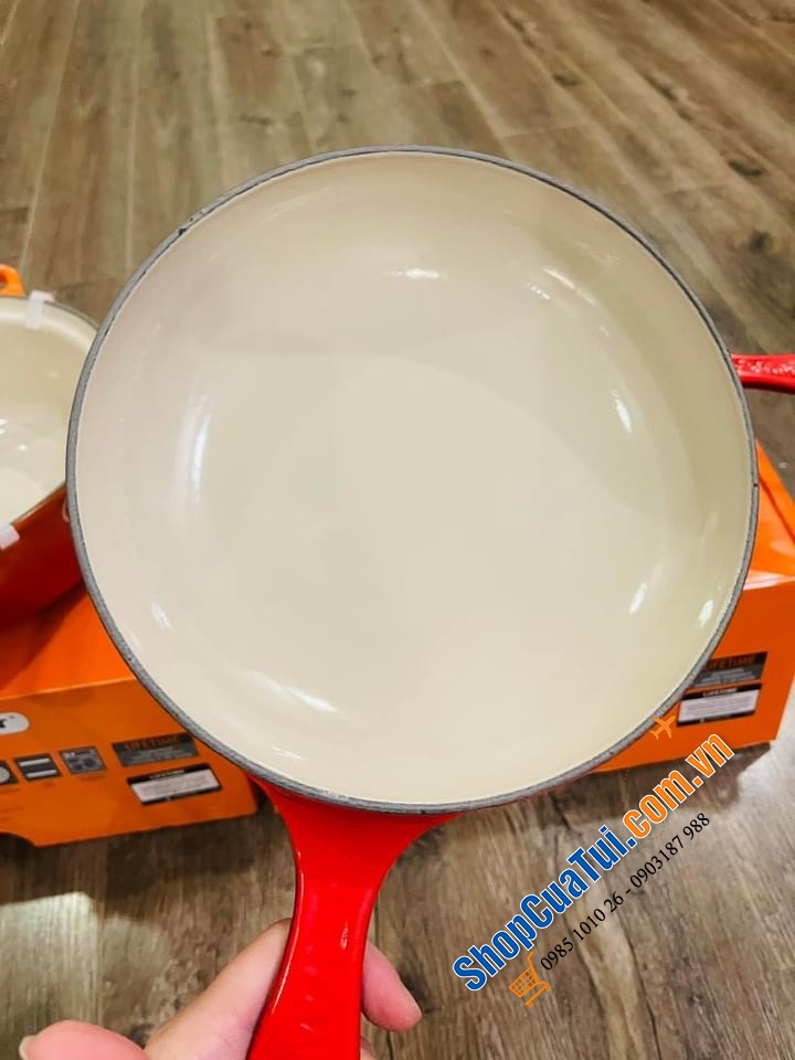 Set nồi chảo gang Le Creuset Marmitout 2-in-1, 22cm- màu cam, màu đỏ