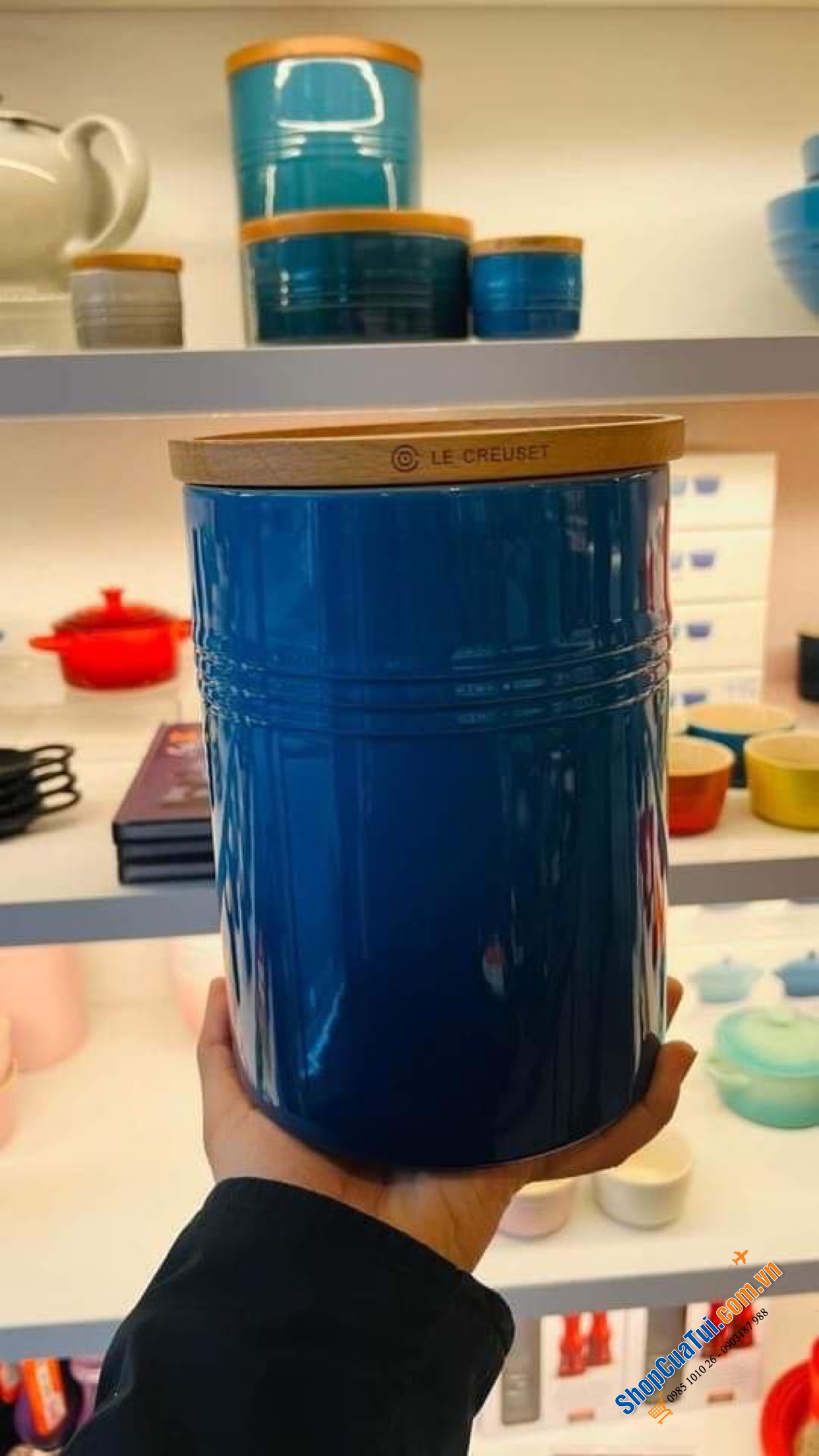 Hũ đựng muối, hạt, đồ khô, bánh kẹo  Le creuset 1,9 LIT  - màu xanh Marseille.