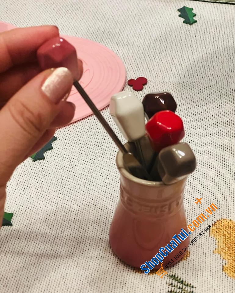 SET 5 DĨA KÈM HŨ ĐỰNG LE CREUSET.