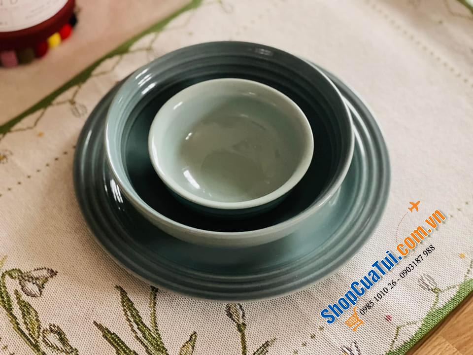 Set GỐM 3 món ĐĨA BÁT LE CREUSET MÀU HIẾM XANH SEA SALT.