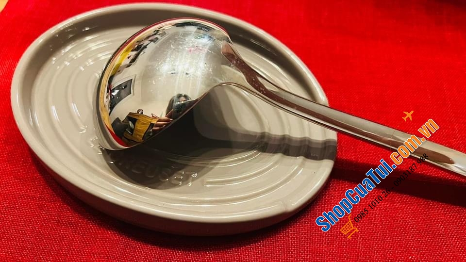 GÁC THÌA ĐŨA LE CREUSET BẦU DỤC - màu xám