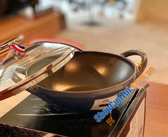 CHẢO XÀO MINI GANG STAUB BABY WOK 16 cm - MÀU NÂU CÀ PHÊ SỮA SESAM SIÊU LẠ ĐẸP