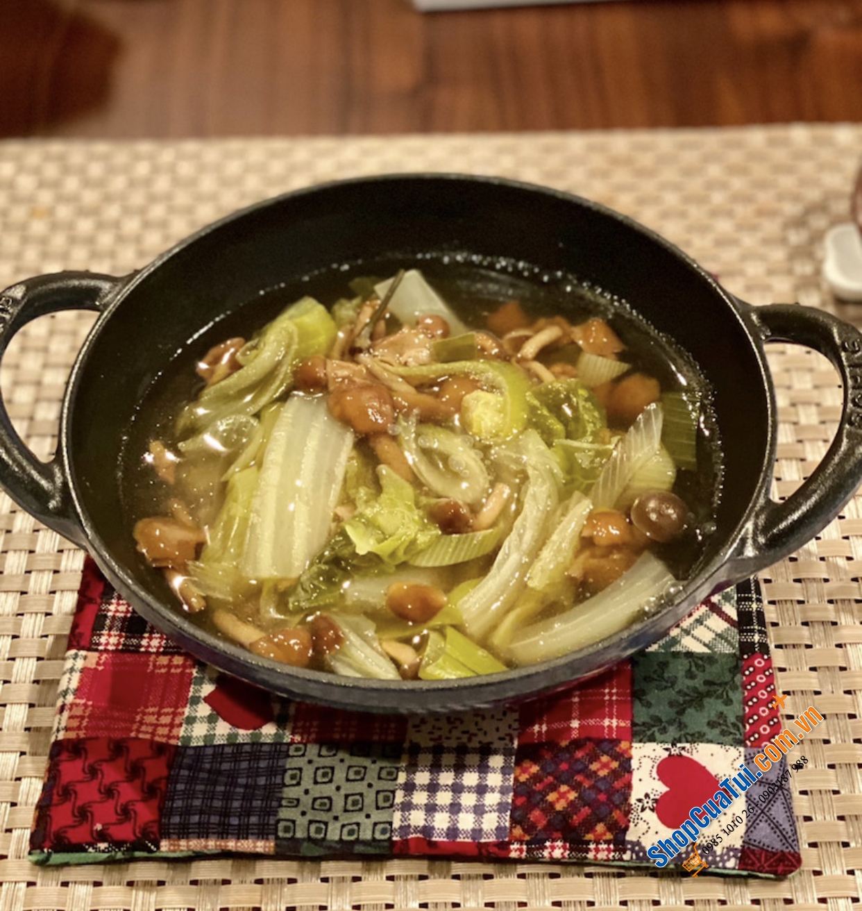 CHẢO XÀO MINI GANG STAUB BABY WOK 16 cm - MÀU NÂU CÀ PHÊ SỮA SESAM SIÊU LẠ ĐẸP