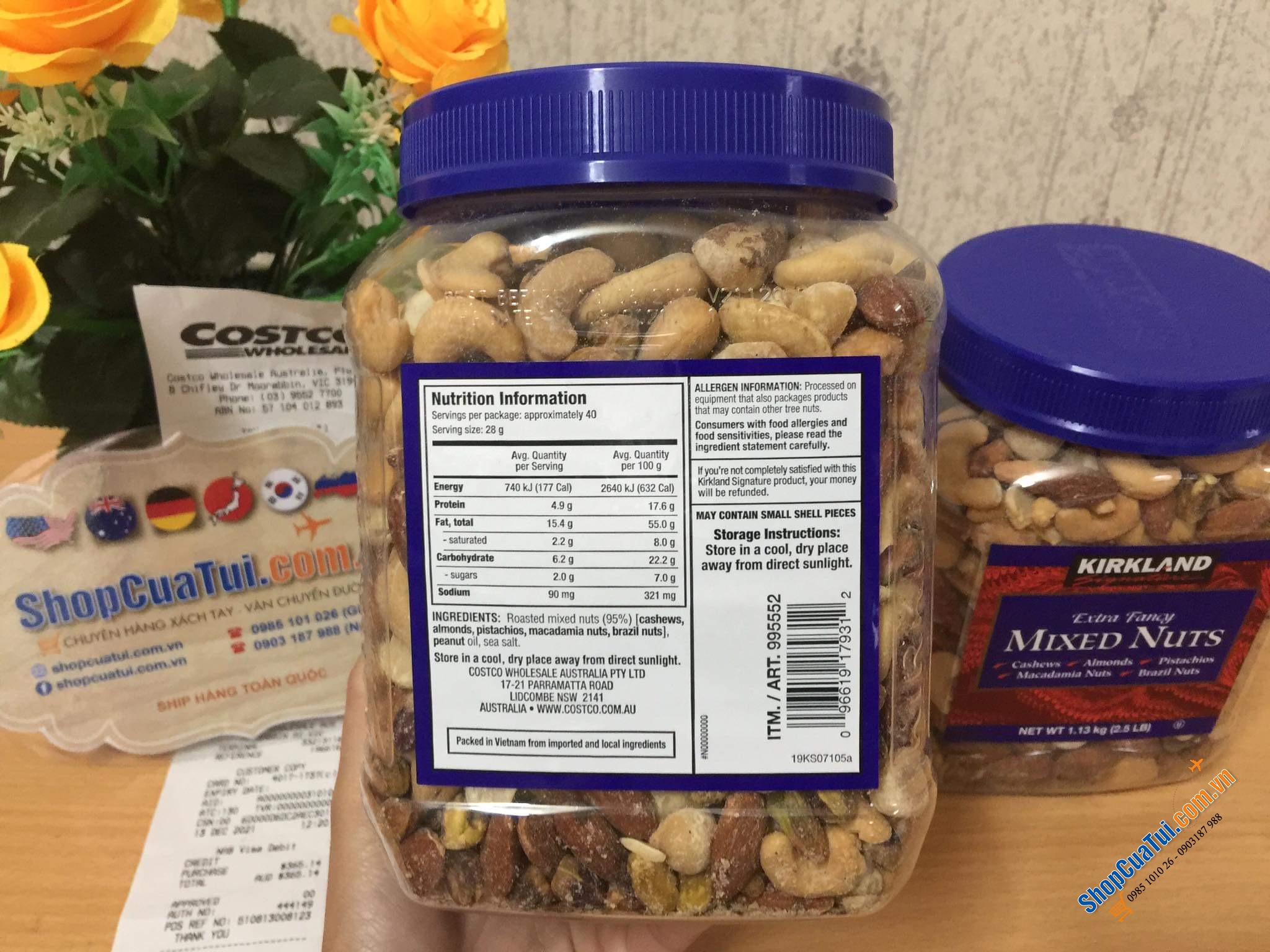 Hạt hỗn hợp Kirkland Signature Extra Fancy Mixed Nuts có muối 1.13kg