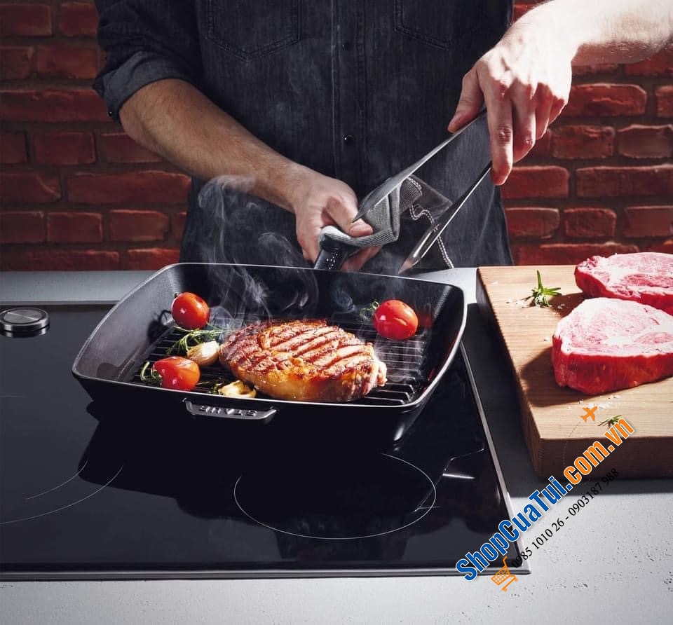 CHẢO NƯỚNG STAUB ĐEN 26x26 cm.