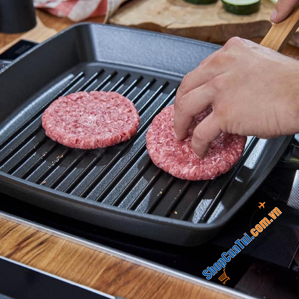 CHẢO NƯỚNG STAUB ĐEN 26x26 cm.