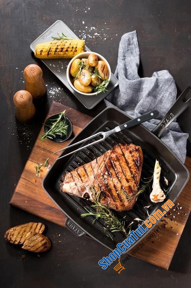 CHẢO NƯỚNG STAUB ĐEN 26x26 cm.