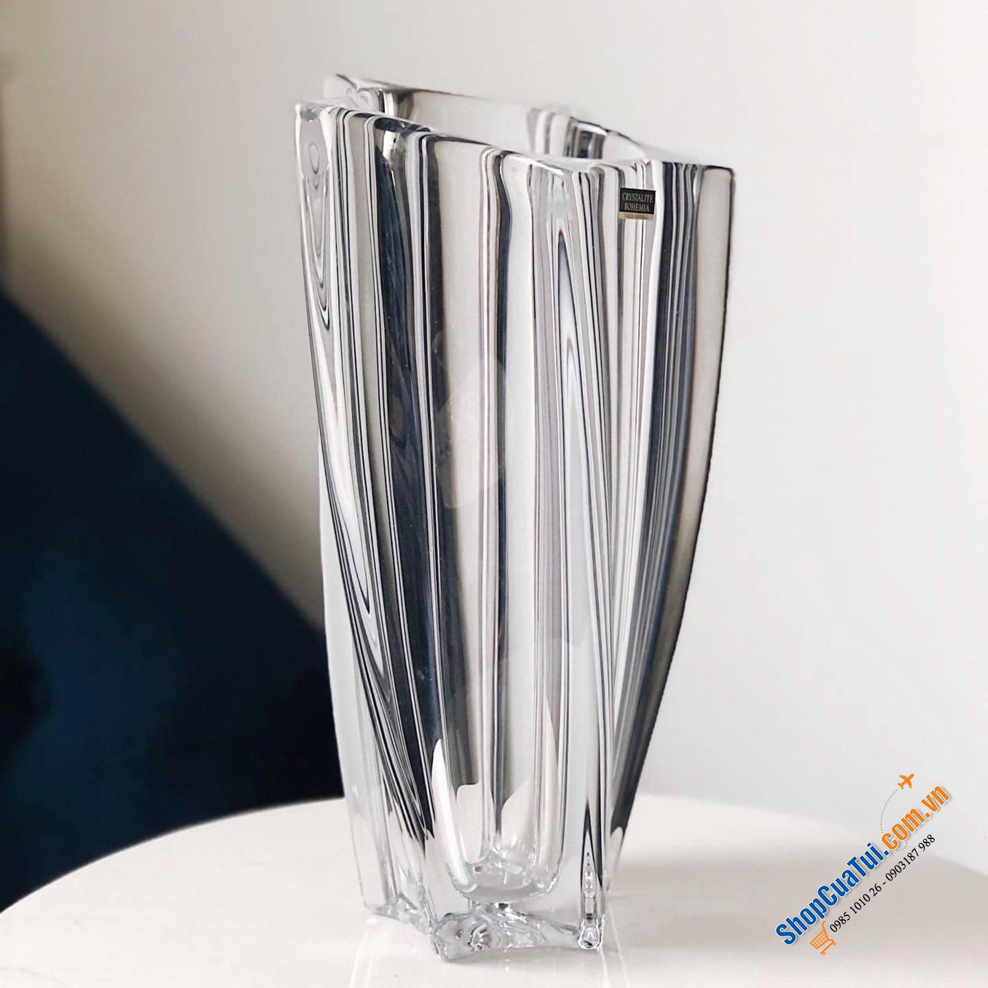 Lọ hoa Bohemia sao eo White 33cm - dáng thắt hoặc dáng bầu