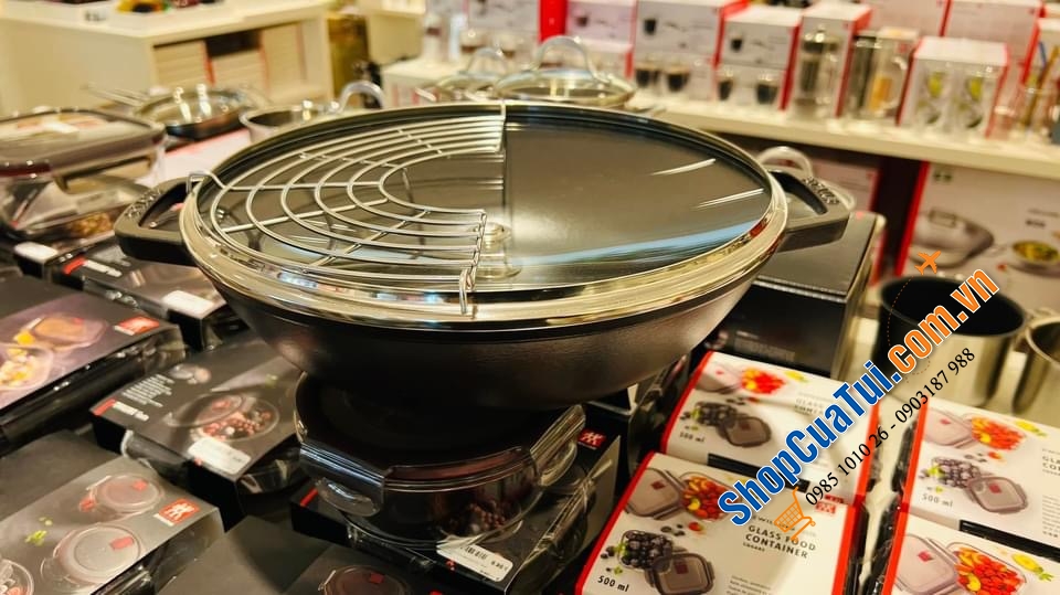 CHẢO GANG XÀO RÁN STAUB 30 CM ĐEN KÈM VỈ RÁO DẦU.