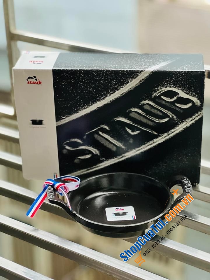 CHẢO GANG, CHẢO STAUB- KHAY NƯỚNG BỎ LÒ 12 CM  Made in France- MÀU Đen