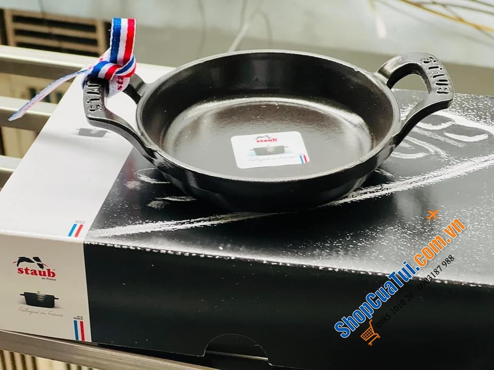 CHẢO GANG, CHẢO STAUB- KHAY NƯỚNG BỎ LÒ 12 CM  Made in France- MÀU Đen