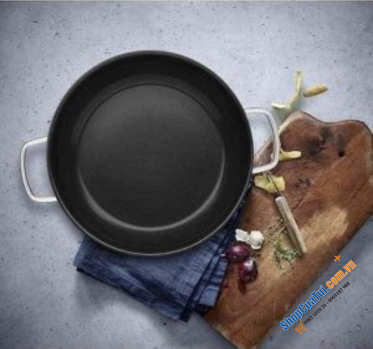 Chảo WMF chống dính MINI 18CM rất tiện, nấu xong có thể đặt thẳng lên bàn ăn (serving pan)