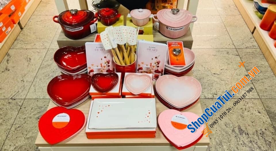 ĐĨA - KHAY CHỮ NHẬT LE CREUSET AMOUR 28 CM.