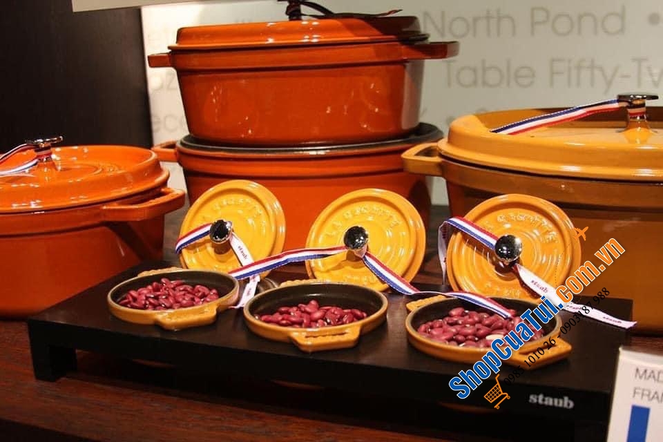 KHAY GỖ 3 NỒI STAUB MÀU ĐEN.