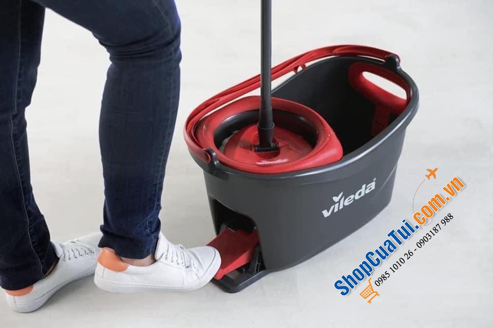 CHẬU LAU NHÀ VILEDA TURBO EASYWRING & CLEAN gồm bộ 1 cây lau nhà có tay cầm và xô hoạt động bằng bàn đạp với vòng xoáy điện và vòi mở + 3 khăn