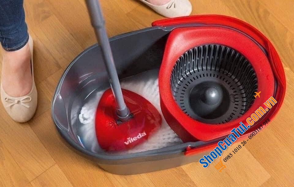 CHẬU LAU NHÀ VILEDA TURBO EASYWRING & CLEAN gồm bộ 1 cây lau nhà có tay cầm và xô hoạt động bằng bàn đạp với vòng xoáy điện và vòi mở + 3 khăn