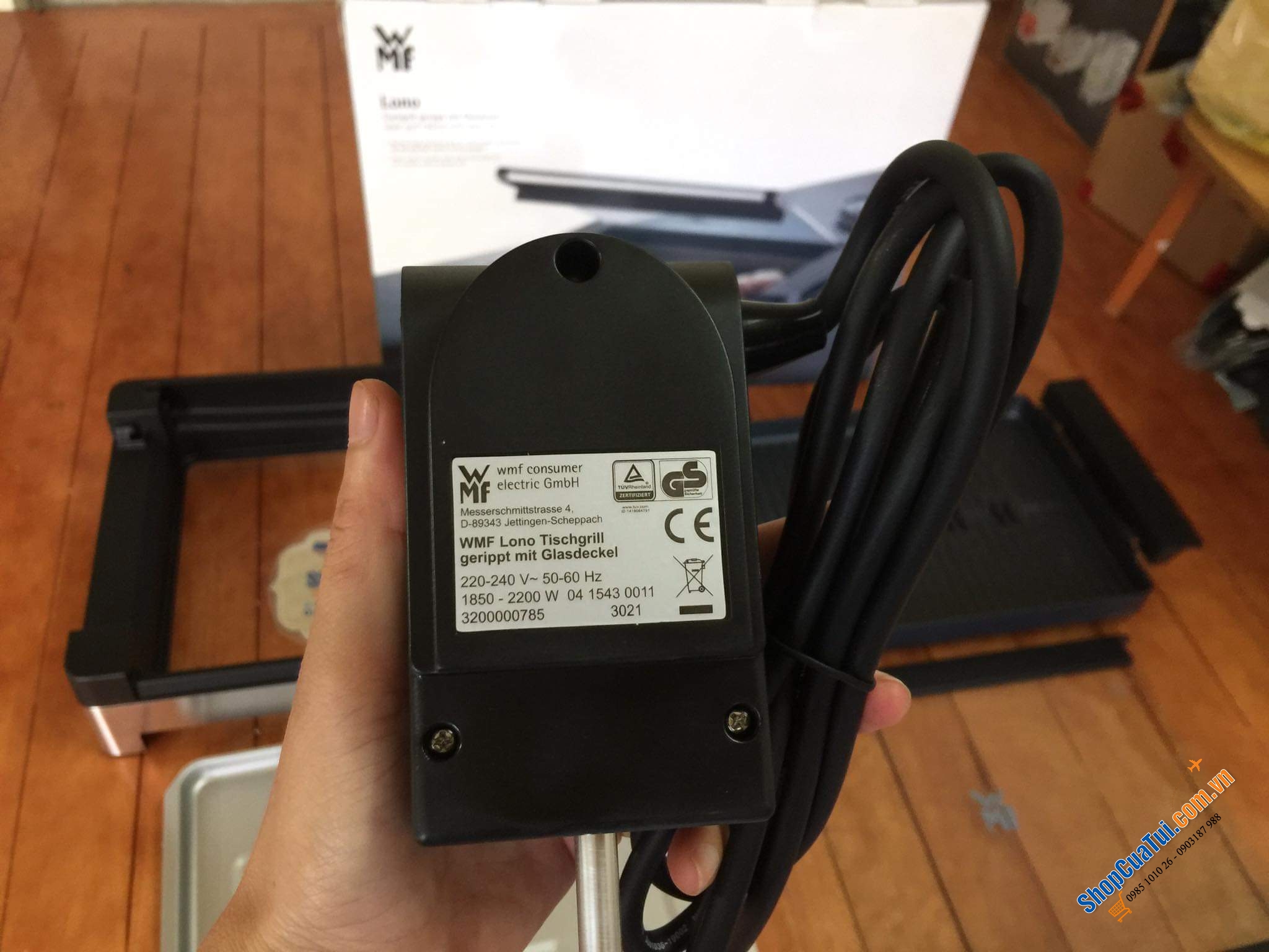 Bếp nướng WMF Lono 415430011 có nắp kính, lên tới 5 mức nhiệt độ khi nướng