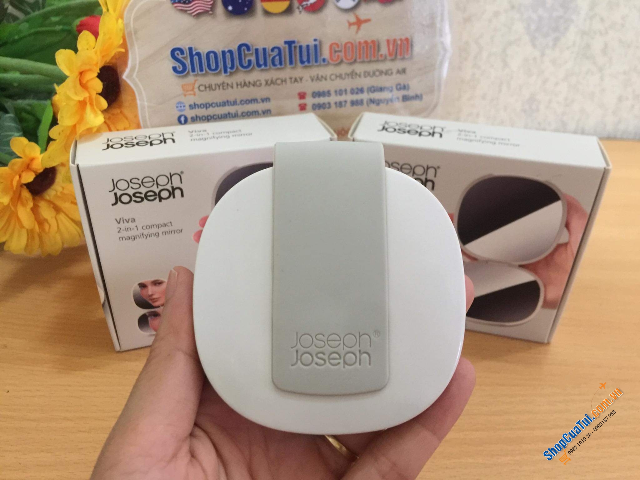 Gương Trang Điểm Joseph Joseph 75006 Viva 2in1 - gương bỏ túi cho phép bạn kiểm tra tình trạng trang điểm của mình mọi nơi mọi lúc, có mặt phóng đại 3 lần