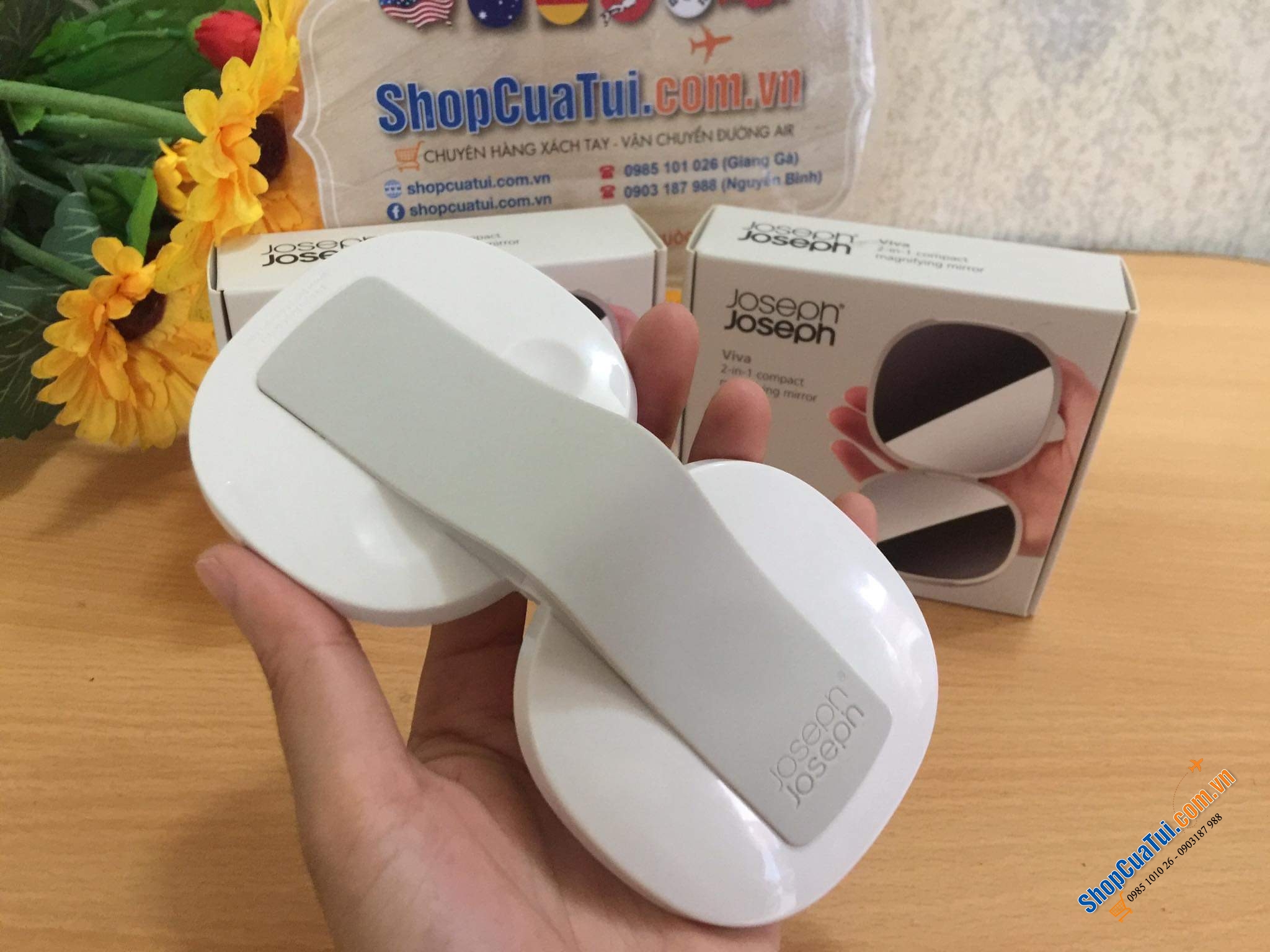 Gương Trang Điểm Joseph Joseph 75006 Viva 2in1 - gương bỏ túi cho phép bạn kiểm tra tình trạng trang điểm của mình mọi nơi mọi lúc, có mặt phóng đại 3 lần