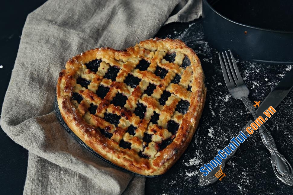 Khay Nướng Bánh Hình Trái Tim Đẳng Cấp - Le Creuset.