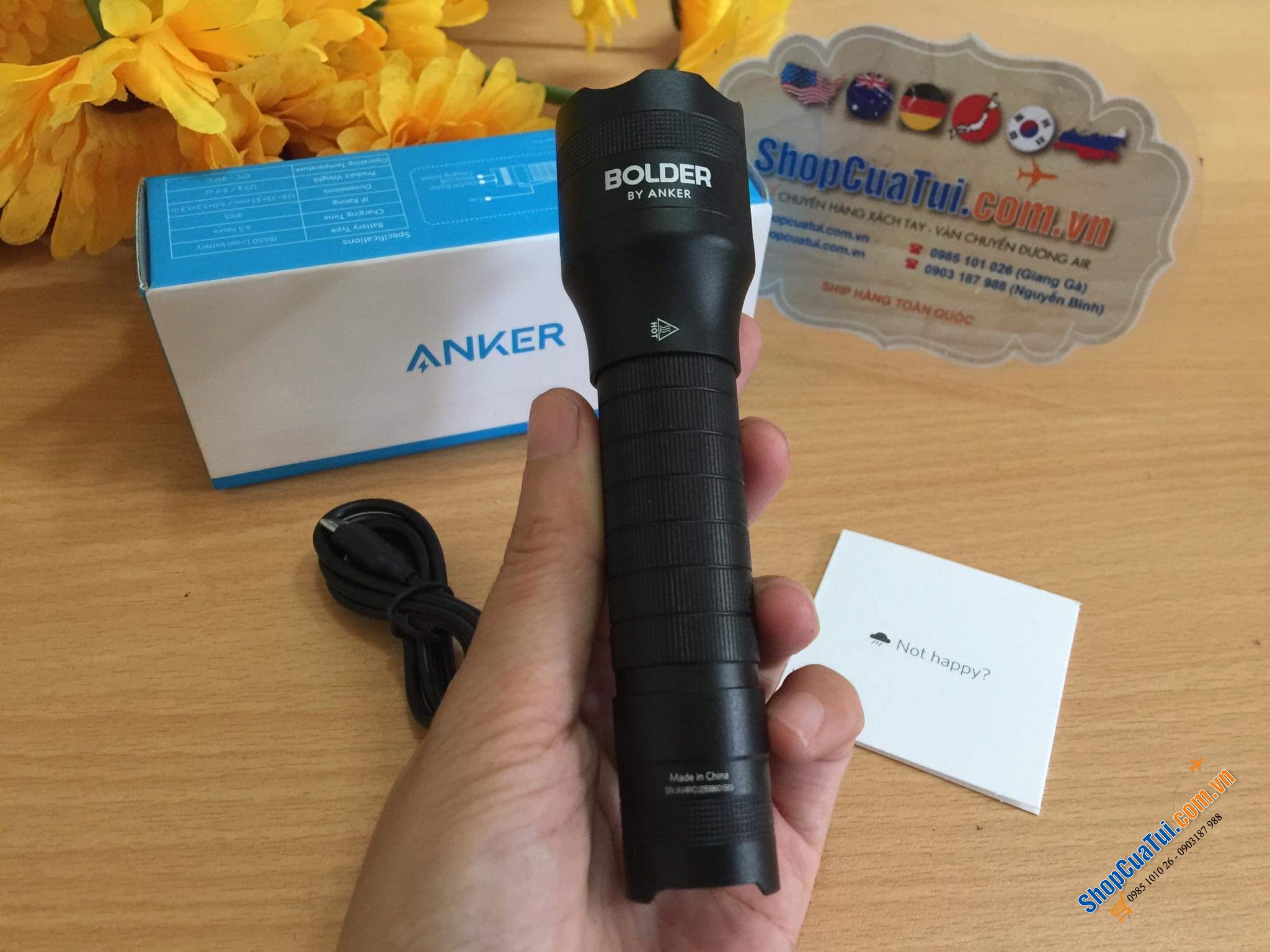 Đèn pin LED Anker LC40 - pin sạc tới 20h sử dụng, có các chế độ Cho Gia Đình, Cắm Trại, Đi Bộ, Đi Xe Đạp. Sử Dụng Khẩn Cấp