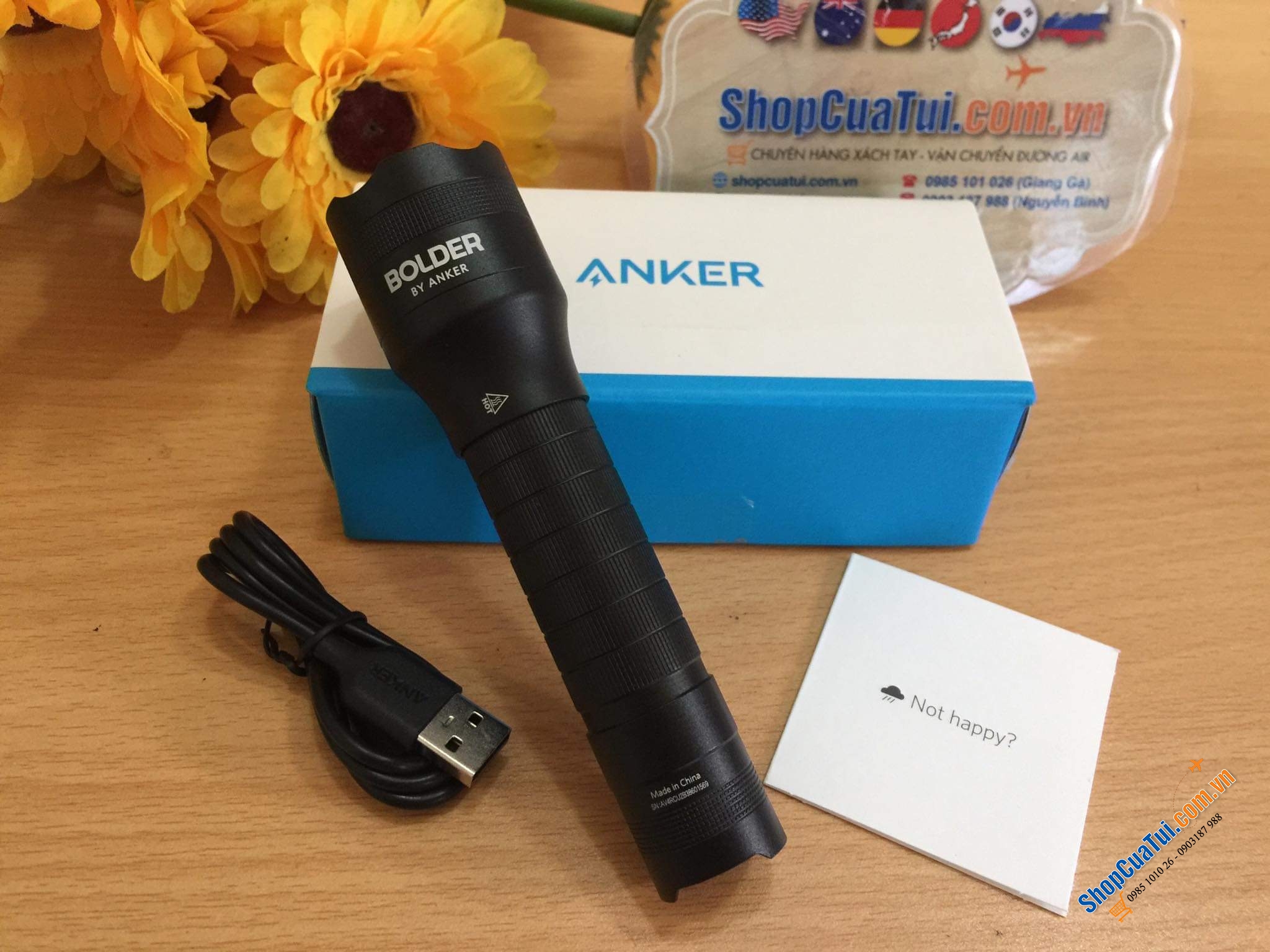 Đèn pin LED Anker LC40 - pin sạc tới 20h sử dụng, có các chế độ Cho Gia Đình, Cắm Trại, Đi Bộ, Đi Xe Đạp. Sử Dụng Khẩn Cấp