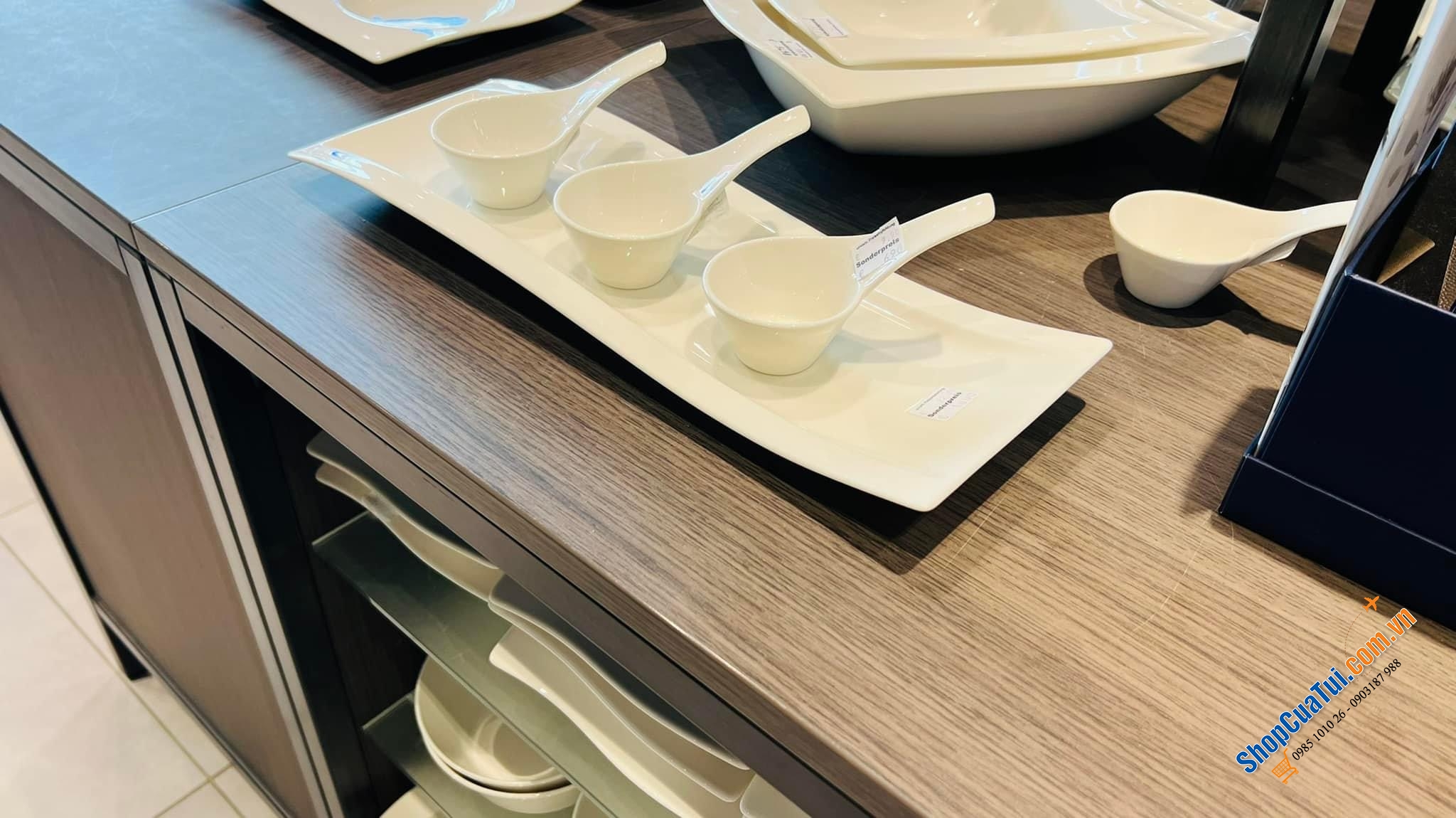 SET 3 BÁT NƯỚC CHẤM DẠNG THÌA KÈM ĐĨA LÓT VILLEROY BOCH NEW WAVE - Made in Germany.