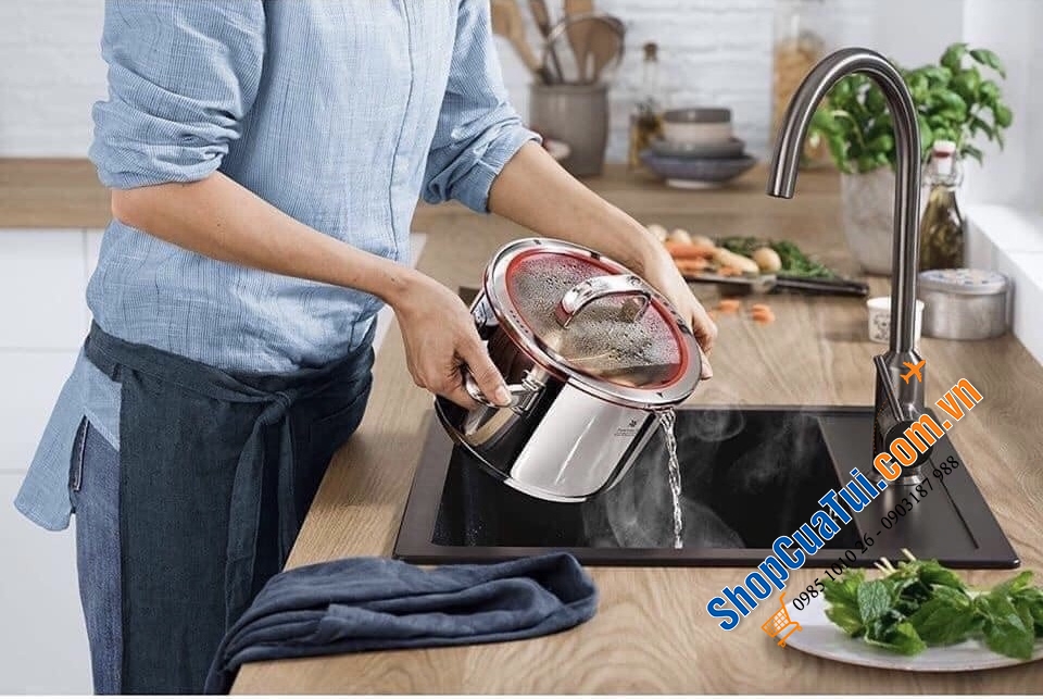BỘ NỒI WMF FUNCTION 5 MÓN - Dòng cao cấp của WMF, niềm tự hào của hãng, với 4 nồi các kích cỡ và 1 quánh - vừa vặn cho căn bếp gia đình