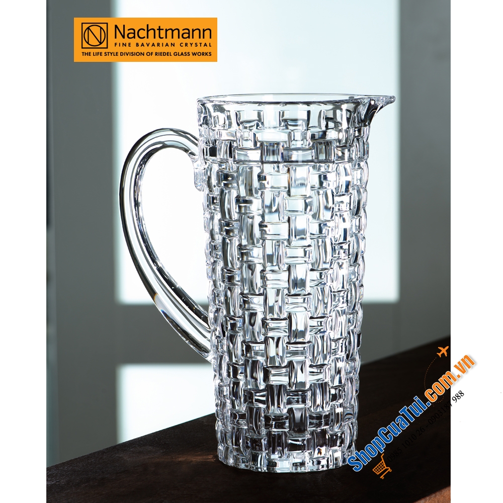 BÌNH ĐỰNG NƯỚC PHA LÊ NACHTMANN BOSSA NOVA 1,2L  thiết kế theo ô cờ đan xen tạo cảm giác trẻ trung cho người nhìn, có thể làm lọ hoa