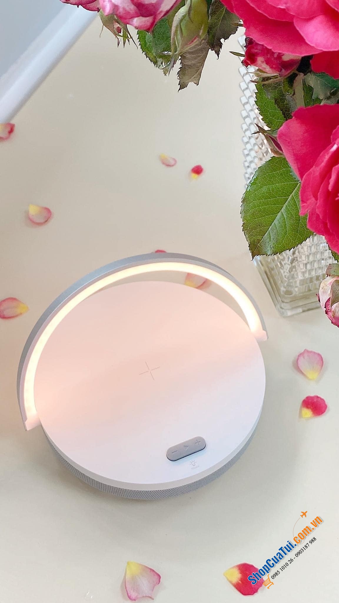 Đi camping hay du lịch ngoài biển, có ĐÈN LED BLUETOOTH SPEAKER 3in1 - Vừa là Loa Không Dây lại còn tích hợp Sạc và Đèn ngủ cảm biến thì chill hết nấc
