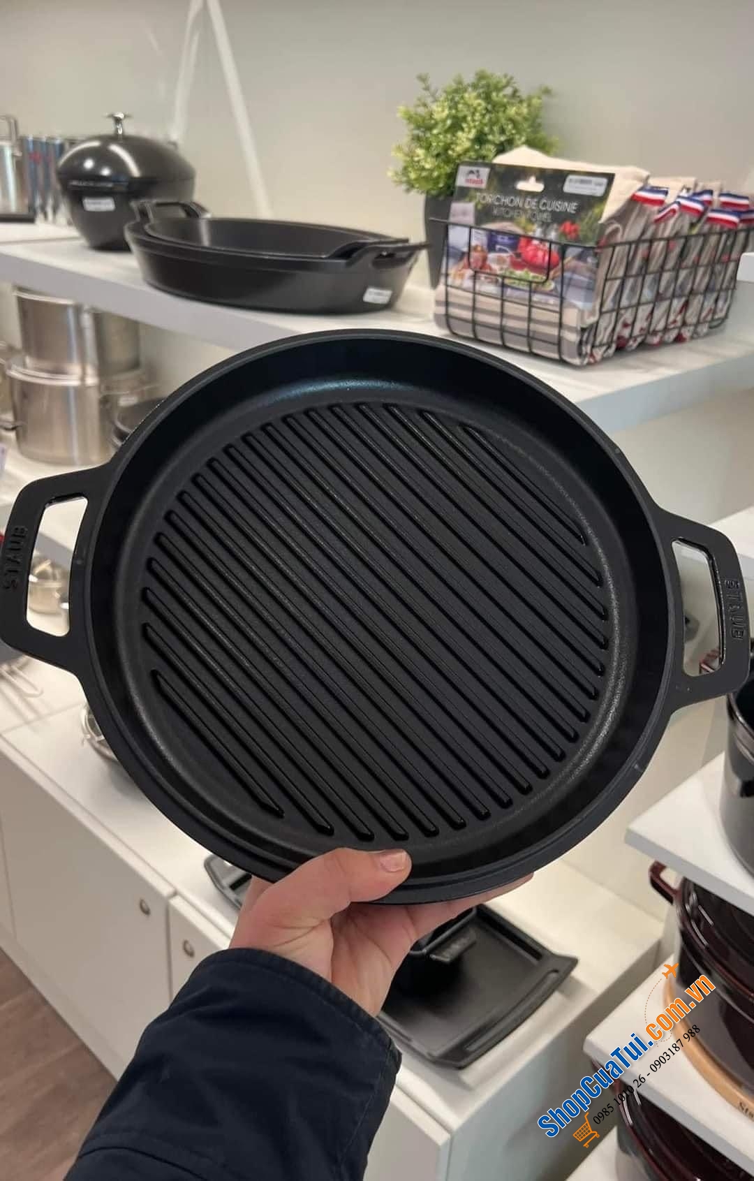 NỒI GANG - CHẢO NƯỚNG STAUB ĐỎ RƯỢU 28 CM 2 in 1 - màu đỏ mận