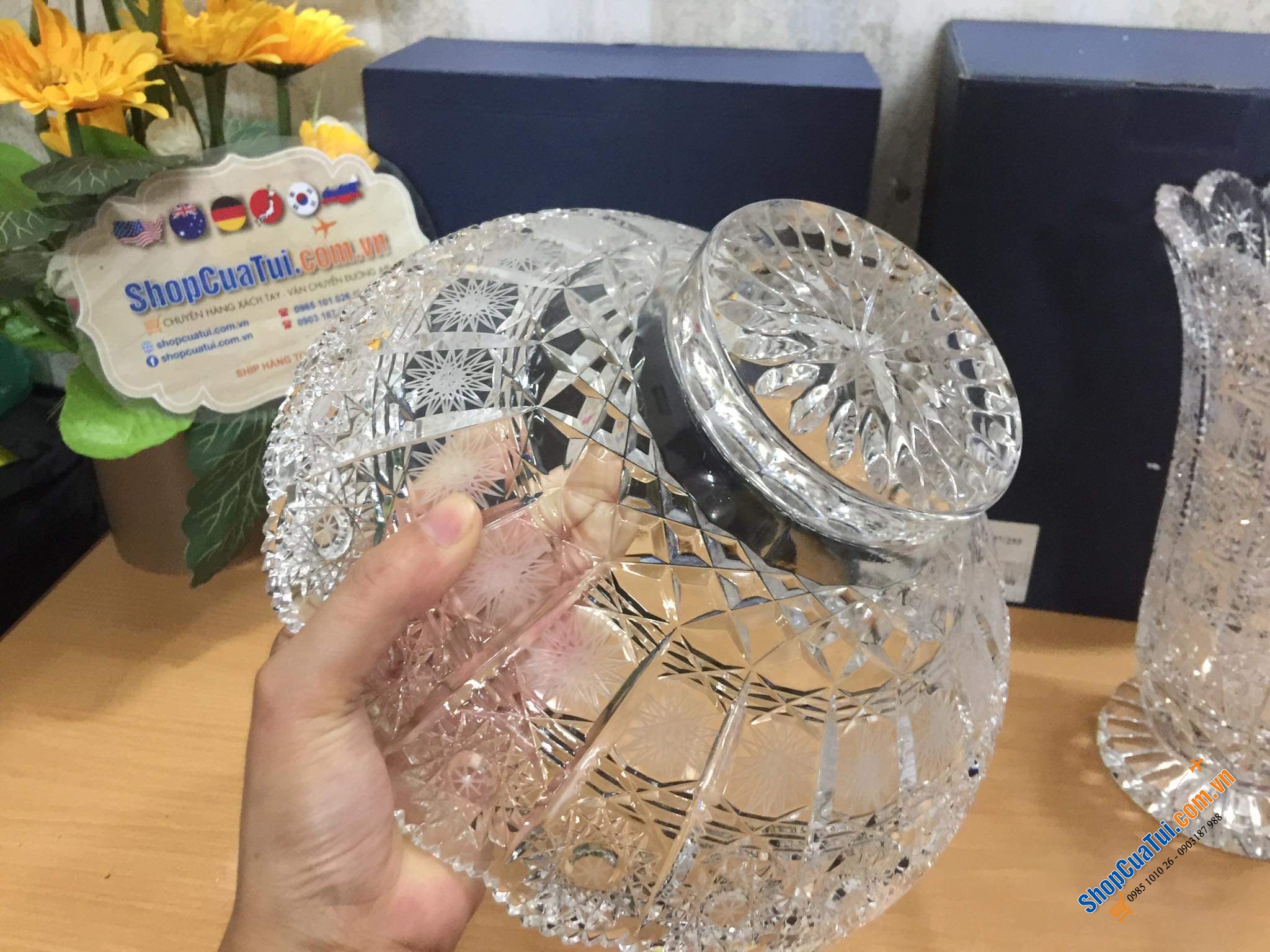 Combo pha lê mài M57 Bohemia gồm 1 lọ hoa cao 25,5cm và 1 mâm bồng dk 25,5 cm sang trọng, thanh thoát được thiết kế theo phong cách Châu Âu - Lọ hoa pha lê Bohemia cao 25,5cm.