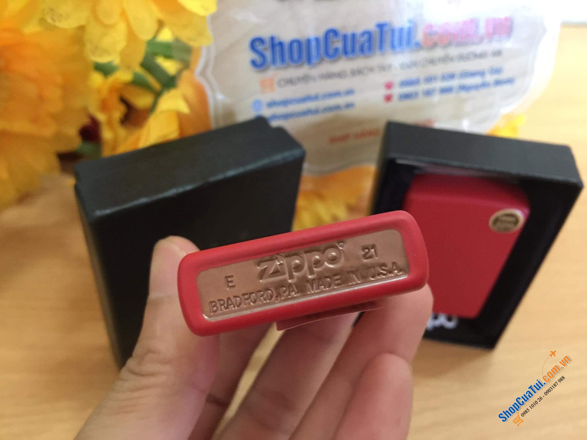 Bật lửa Zippo đỏ chót may mắn, đơn giản mà đẹp - Made in USA