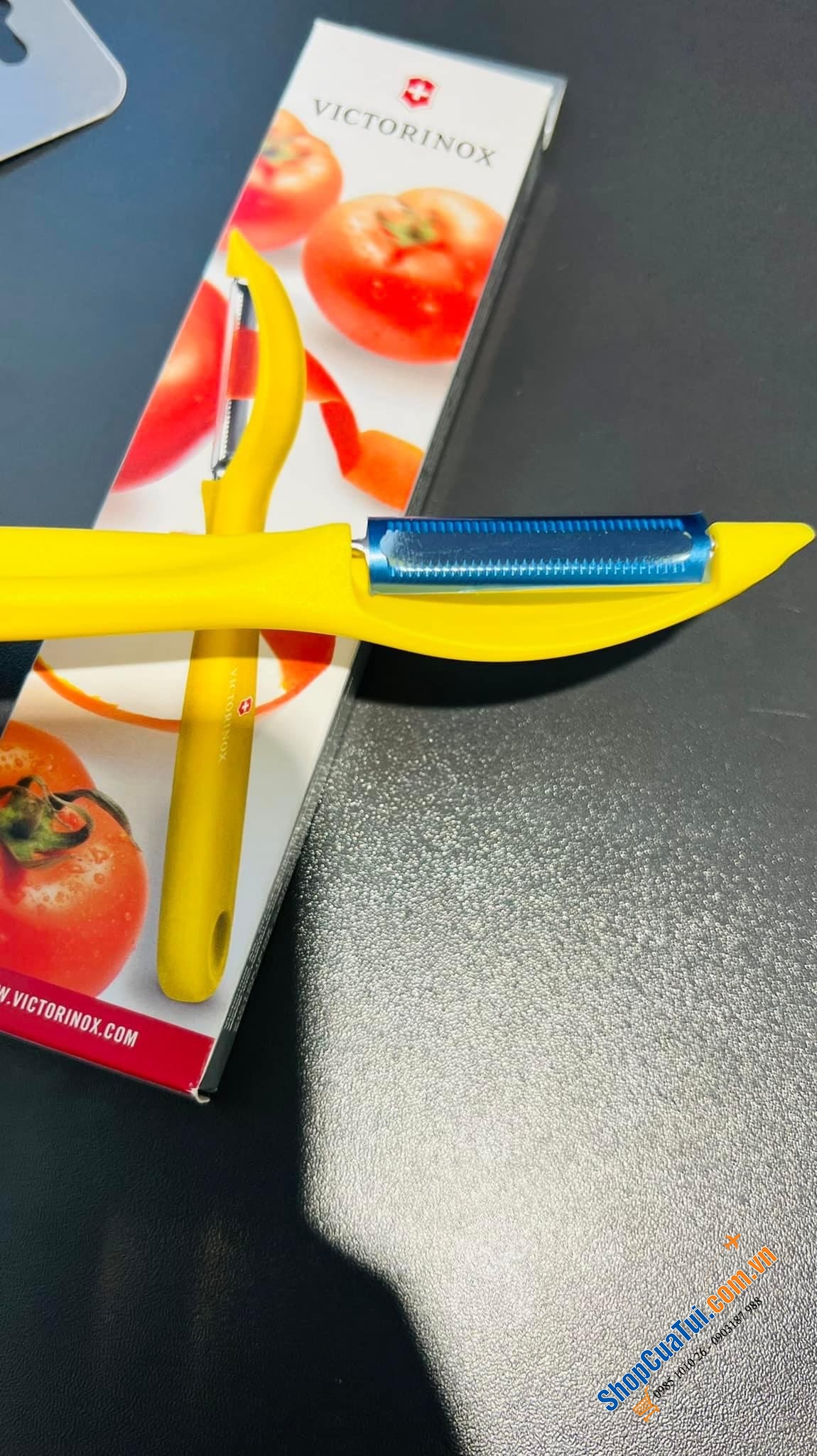 NẠO THẲNG VICTORINOX VÀNG.