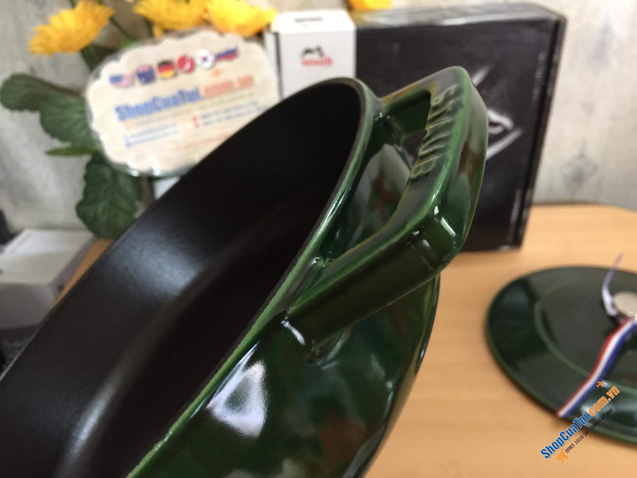 NỒI CHẢO GANG STAUB CHISTERA CHE 24CM - lý tưởng nấu các món ăn một nồi, từ nướng và hầm đến súp, risotto,... - màu xanh húng quế, xanh tím than