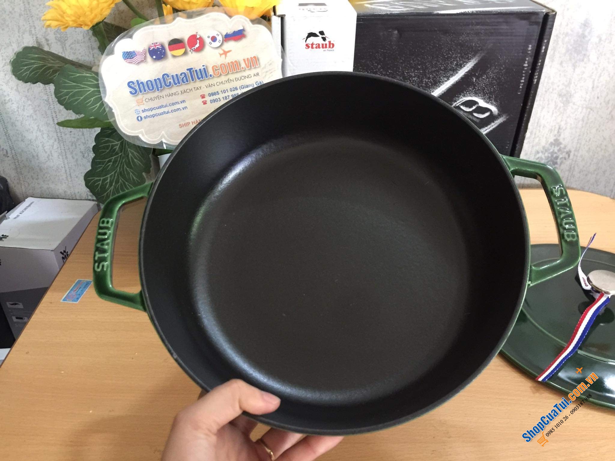 NỒI CHẢO GANG STAUB CHISTERA CHE 24CM - lý tưởng nấu các món ăn một nồi, từ nướng và hầm đến súp, risotto,... - màu xanh húng quế, xanh tím than