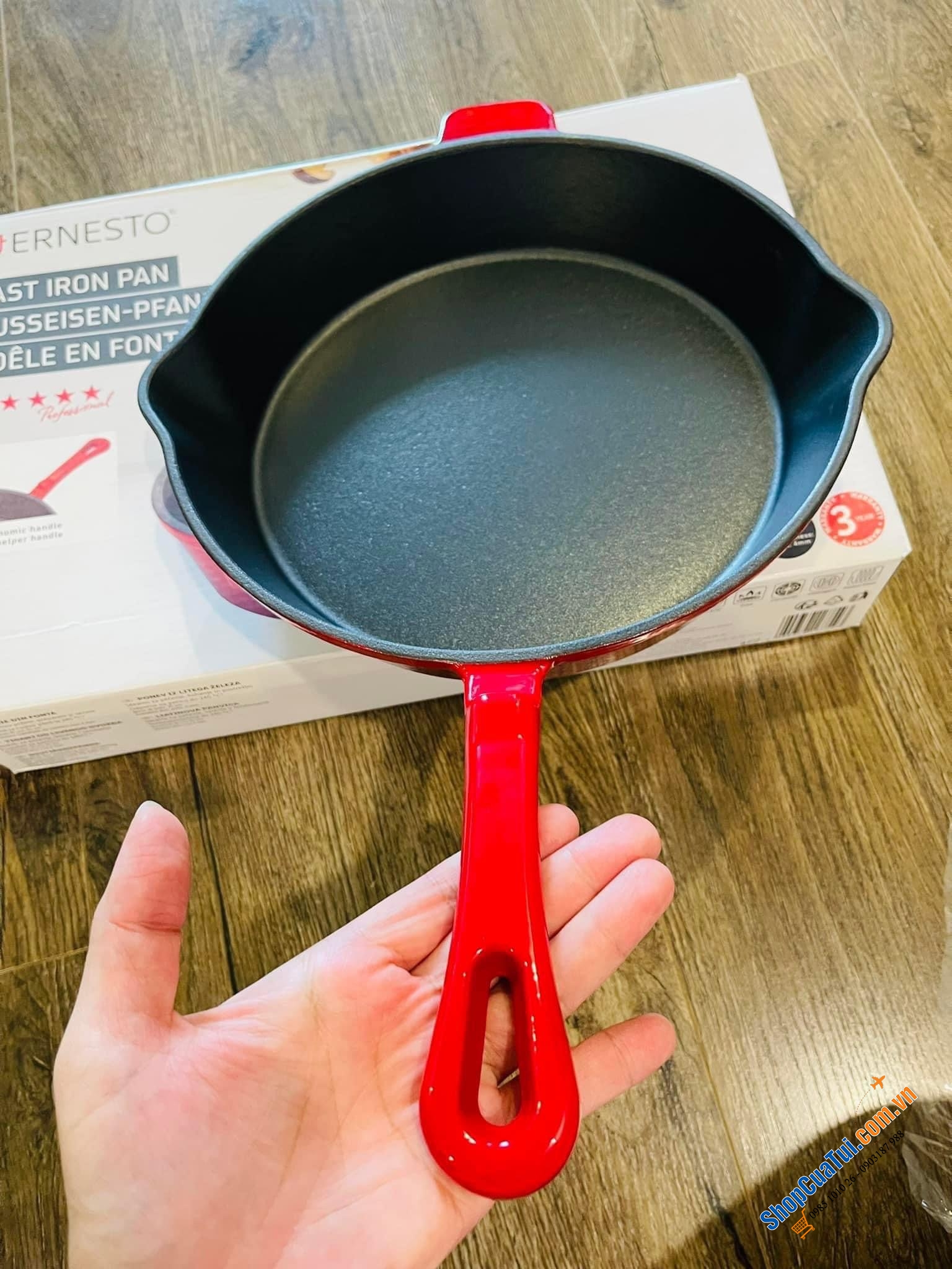 Chảo gang ERNESTO 24,5cm có tay cầm dài, miệng rót dầu - nội địa Đức