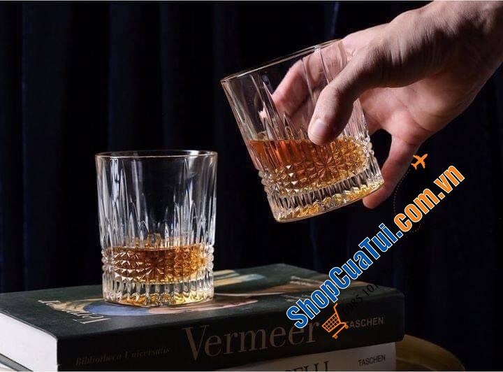 Bộ bình rượu pha lê Bohemia Vincent cao cấp nhất đến từ thương hiệu pha lê Séc gồm 1 bình đựng rượu dung tích 0,8 lít va 6 cốc 300ml