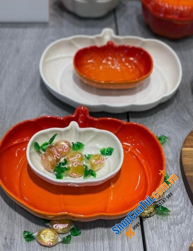 SET 2 ĐĨA BÍ NGÔ LE CREUSET MẦU TRẮNG VÀ CAM size nhỏ 13 x 10,4 x 3,5cm