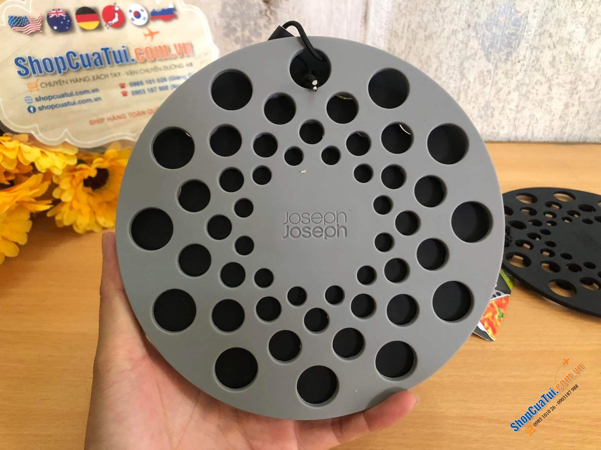 Sét 2 miếng lót chống nóng Silicon Joseph Joseph 20174 - lót nồi giúp bảo vệ các bề mặt bàn, mặt kính, khỏi bị xước, bị nứt vỡ vì nhiệt