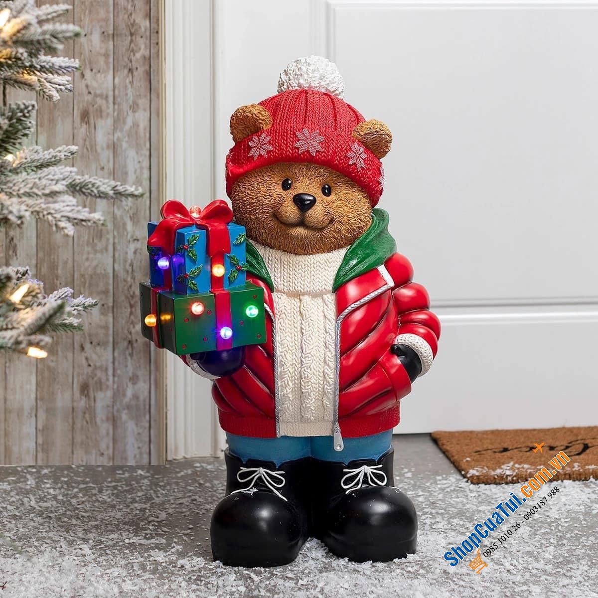Gấu trang trí noel siêu xinh - Chú gấu nâu ôm gói quà được trang trí bằng đèn LED