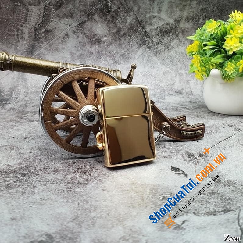 Bật lửa Zippo ngựa vàng mã đáo thành công - chú ngựa mạ vàng khắc nổi đầy tinh xảo kết hợp với màu nền men xanh hoặc đỏ nổi bật