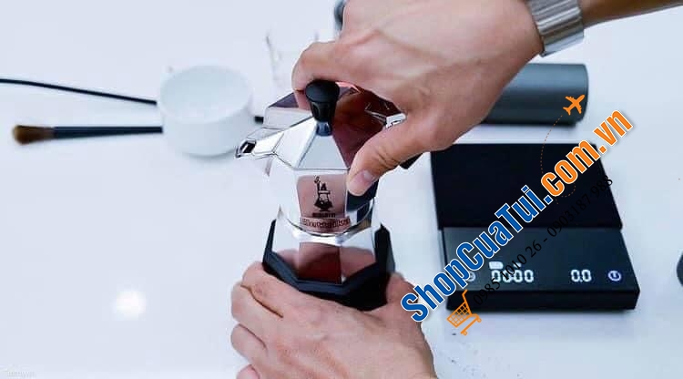 Ấm pha cà phê Bialetti Moka Electric màu trắng bạc sang trọng thiết kế đẹp mắt, tiện lợi và dễ dàng sử dụng (cắm điện)