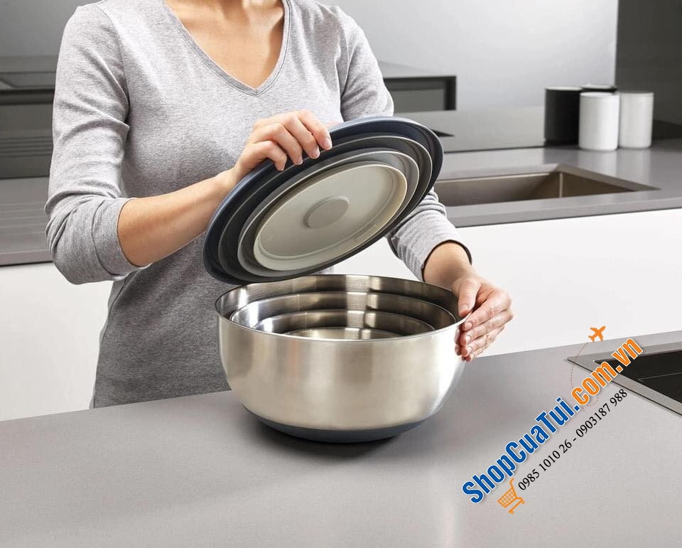 Sét 4 âu inox Joseph Joseph 95025 Prep&Store Bowl Set Steel, có nắp đậy riêng, dễ dàng chế biến thức ăn rồi cất gọn
