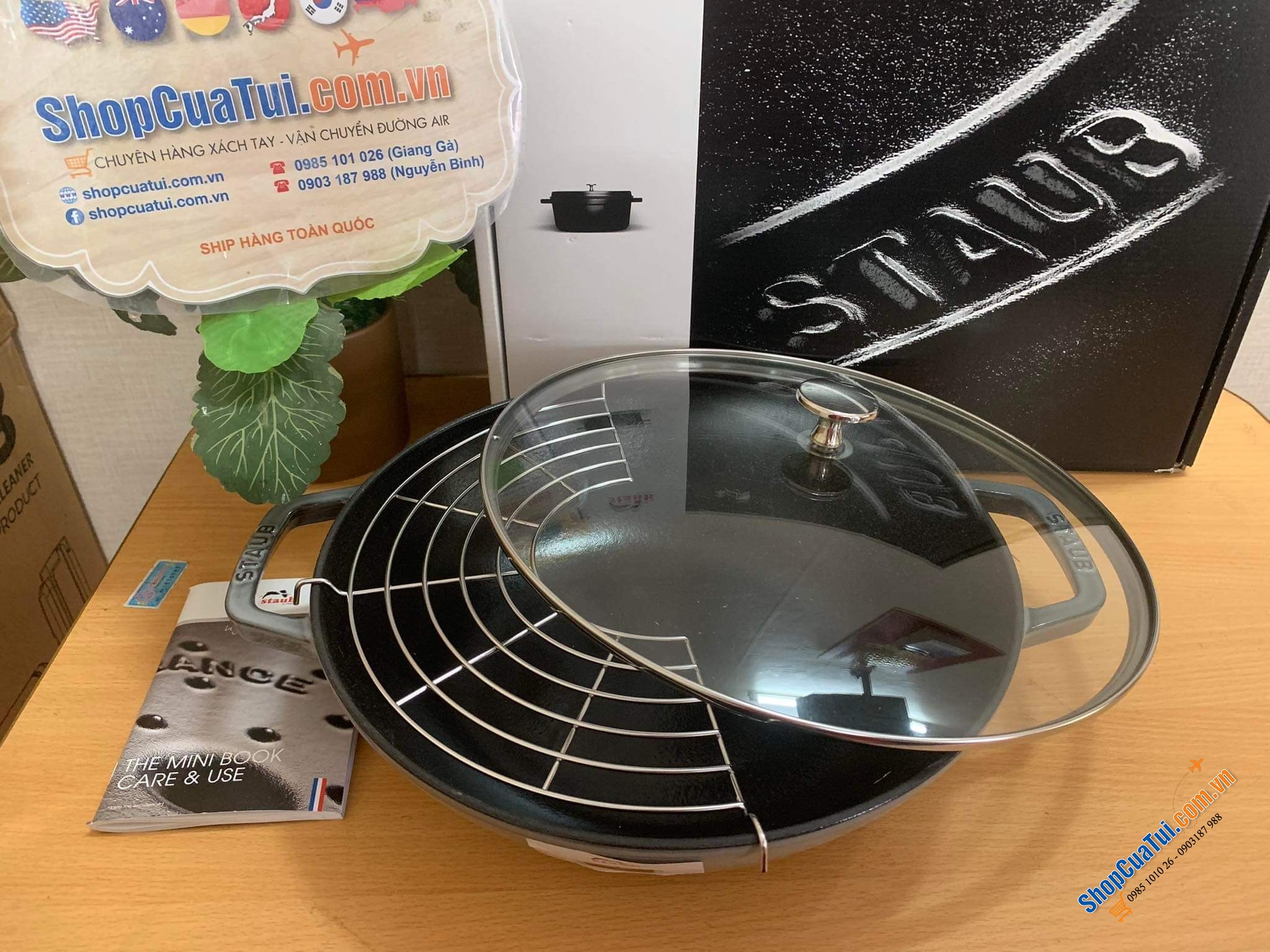 CHẢO GANG XÀO RÁN STAUB 30 CM KÈM VỈ RÁO DẦU, CÓ VUNG KÍNH, MÀU XÁM - Made in France - staub cast iron wok, grey, 30 cm