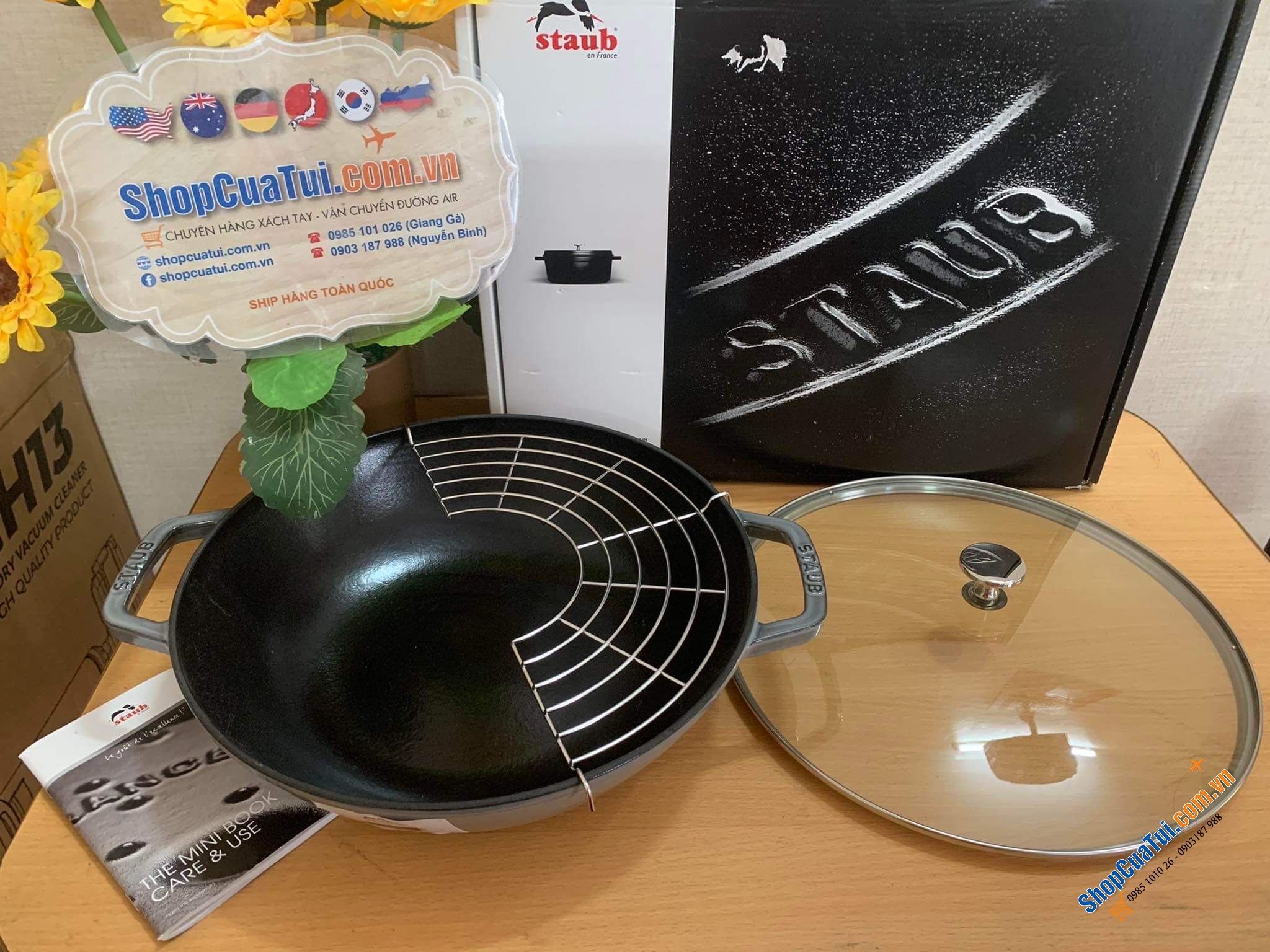 CHẢO GANG XÀO RÁN STAUB 30 CM KÈM VỈ RÁO DẦU, CÓ VUNG KÍNH, MÀU XÁM - Made in France - staub cast iron wok, grey, 30 cm