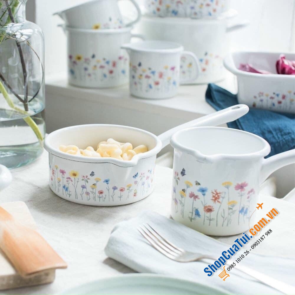 Quánh RIESS Country 14cm 0.75 L có vòi, vành loe, tay cầm tráng men có lỗ treo